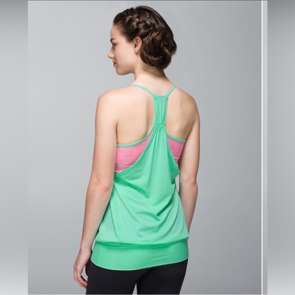 Lululemon No Limits Tank
Opal / Wee Are From Space Neon Pink Opal size 4